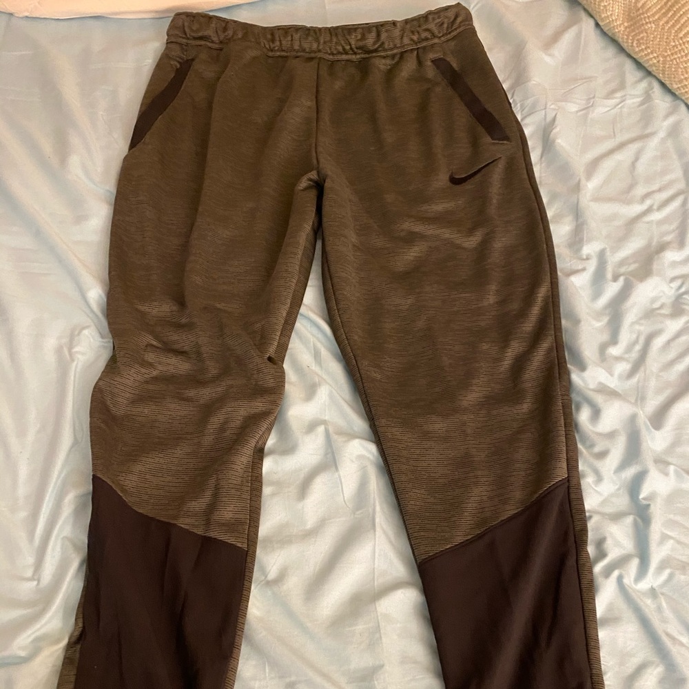 Nike dry fit standard joggers